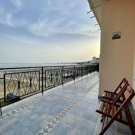 Newhouse Victoria - Sea View Apartment 内图诺 外观 照片